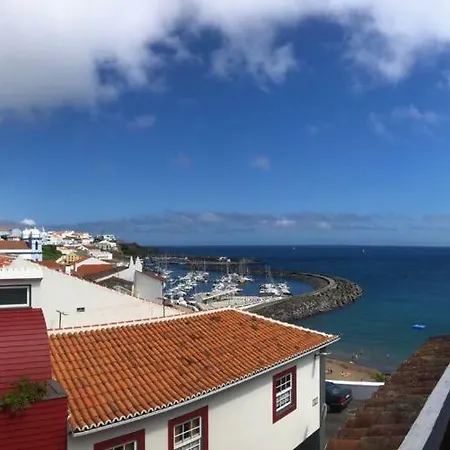 City And Sea Views In Angra Center *